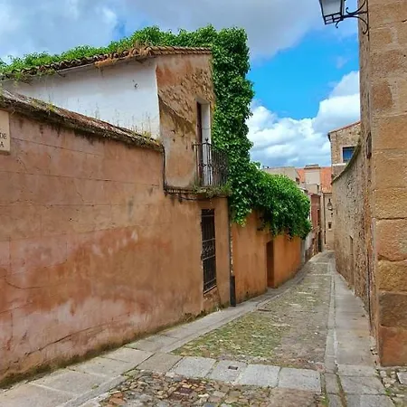 Casa Leyendas De - En Plena Zona Monumental *