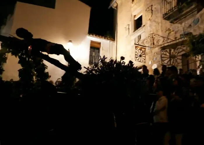 Casa Leyendas De - En Plena Zona Monumental *