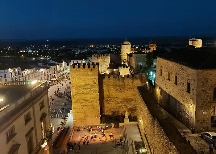 Casa Leyendas De - En Plena Zona Monumental Caces